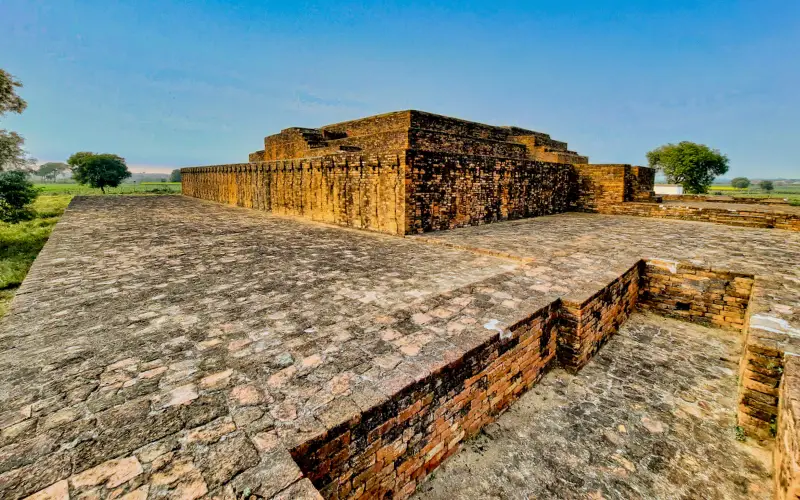 300–340 CE Vishnu temple, Padmavati brick temple platform, Pawaya, Madhya Pradesh 065