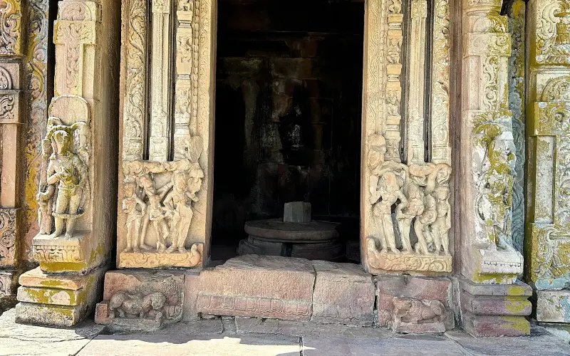 0101422 Kuraiya Bir temple, Kuchdon, Uttar Pradesh 09