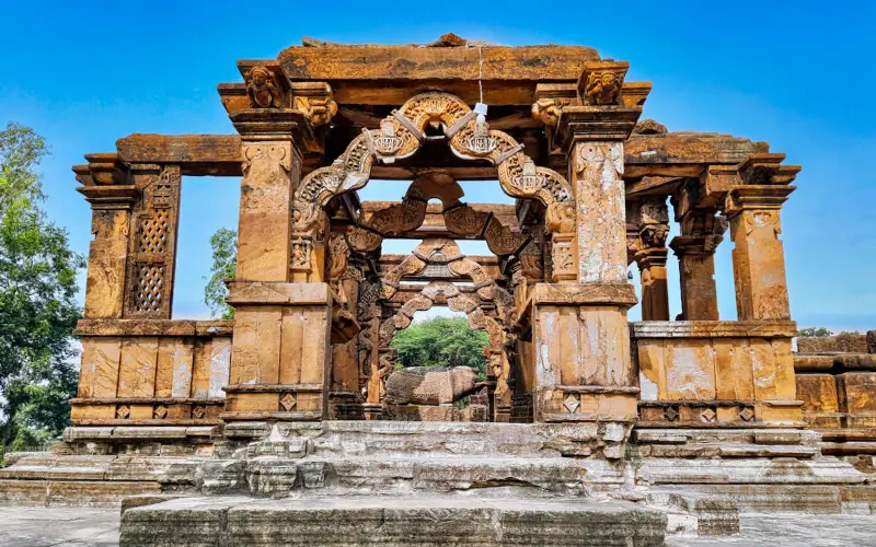 0111321 Nau toran temple, Navatorana mandir, Khor Madhya Pradesh 007
