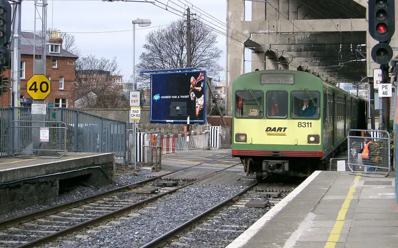 DART Lansdowne-Road RFG - LV - Stn